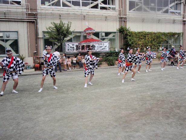 卒業生　日谷さんの鈴美津会　かっぽれ